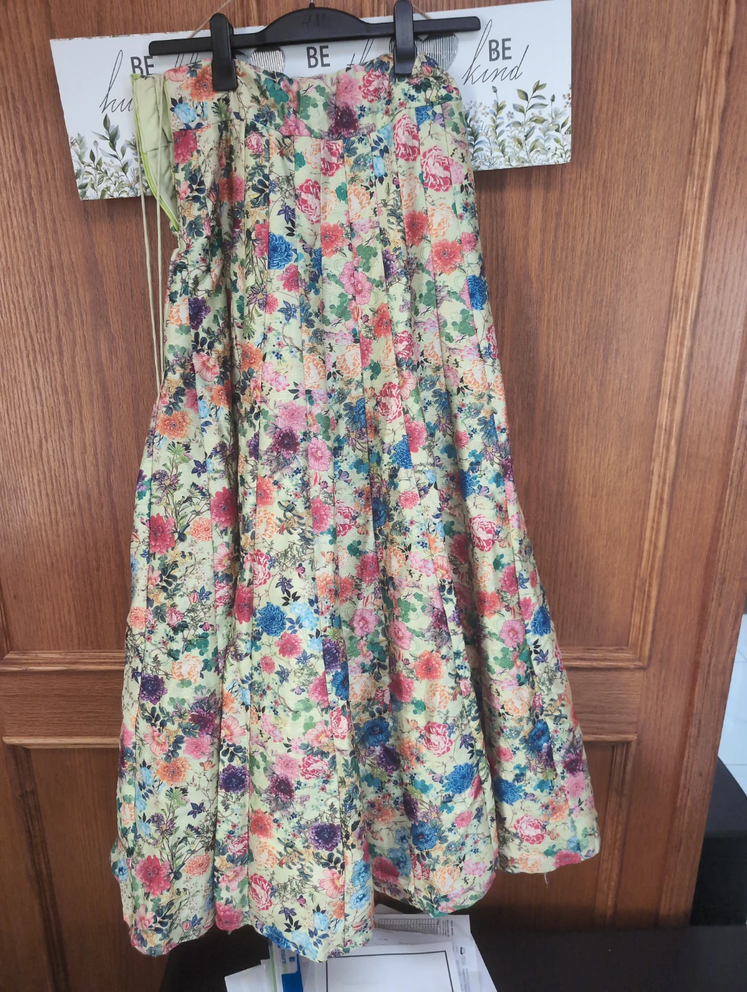 Blue Button-Up Top with Floral Pleated Skirt - photo 3