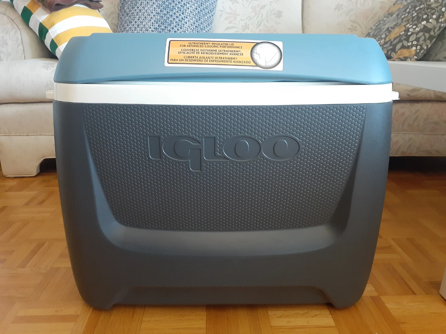 Igloo MaxCold 62qt Wheeled Cooler