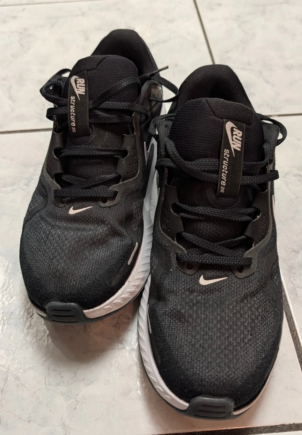Nike Men's Running Shoes (size 10) - photo 3
