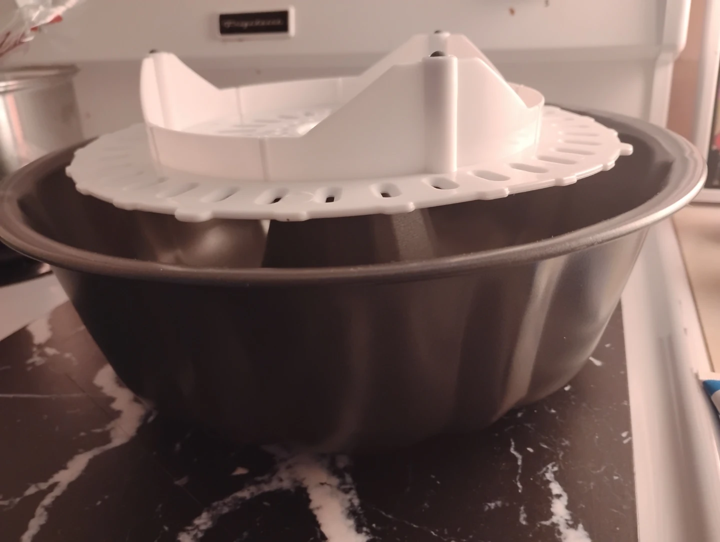 Fluted Bundt Pan with Colander Lid
