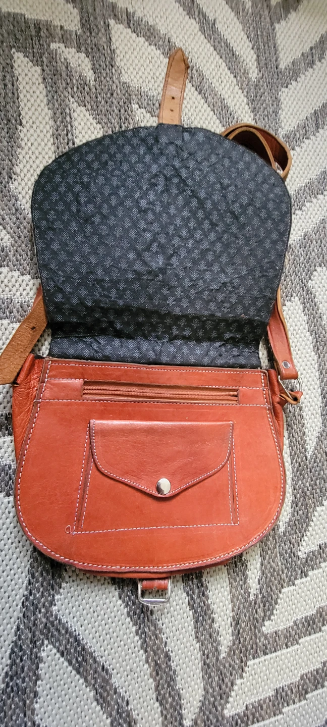 Vintage Brown Leather Embossed Shoulder Bag - photo 4