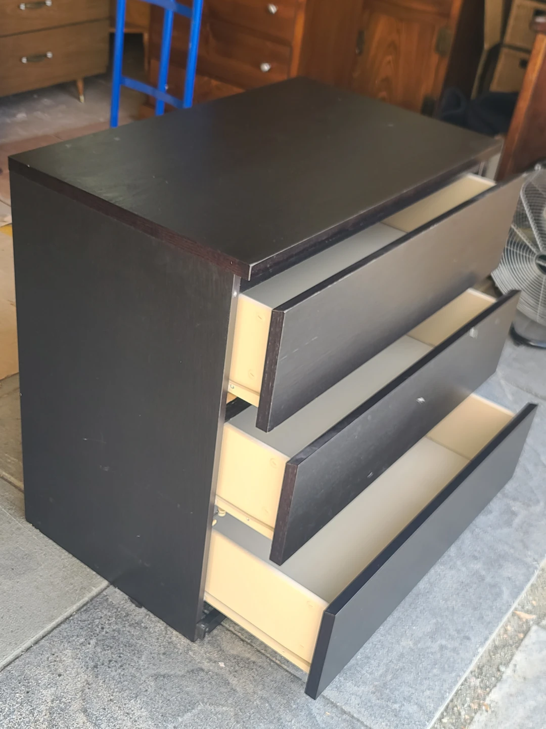 IKEA MALM 3-DRAWER DRESSER - photo 3