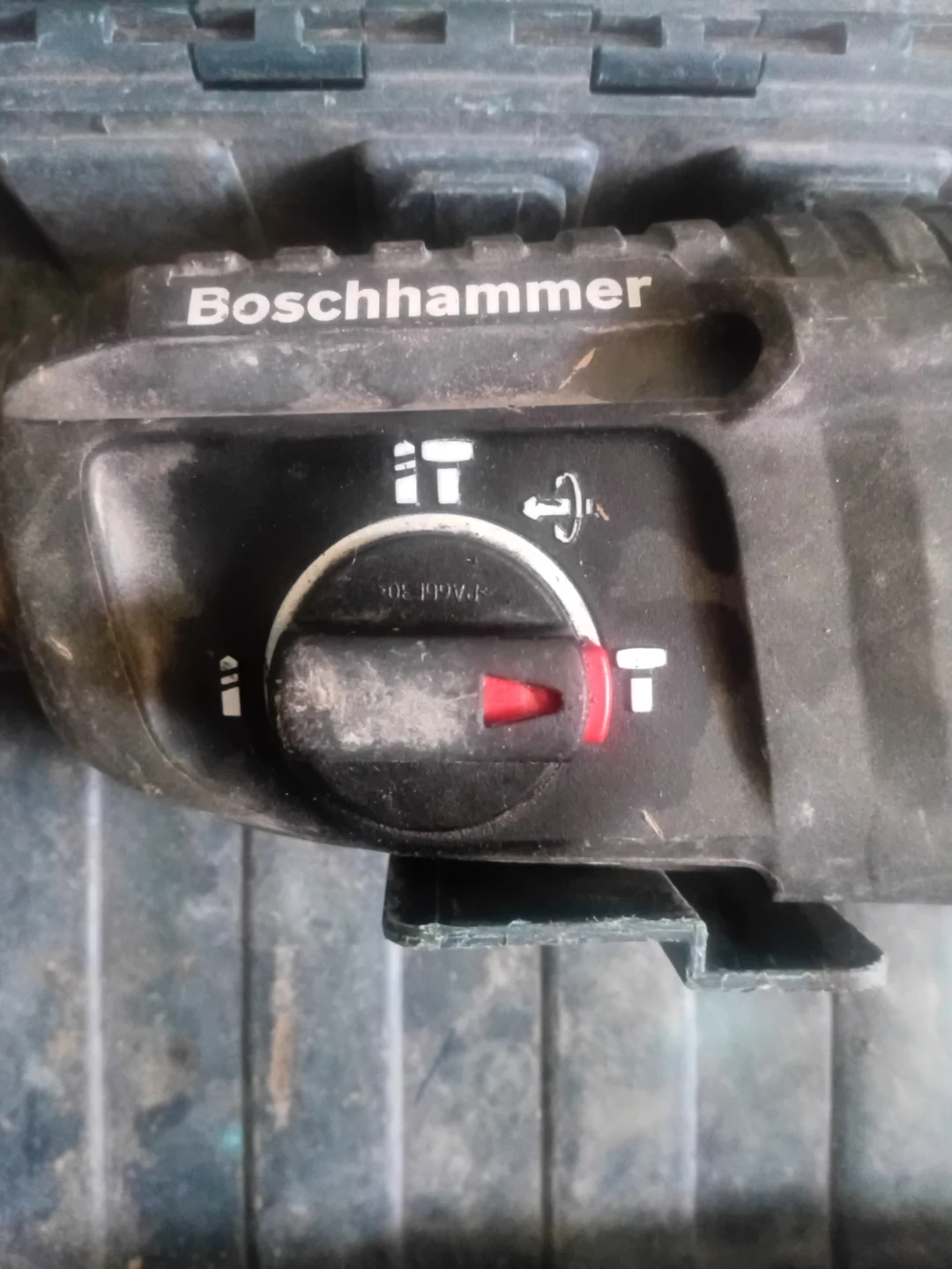 Bosch Bulldog Xtreme Rotary Hammer Drill with Bits - photo 2