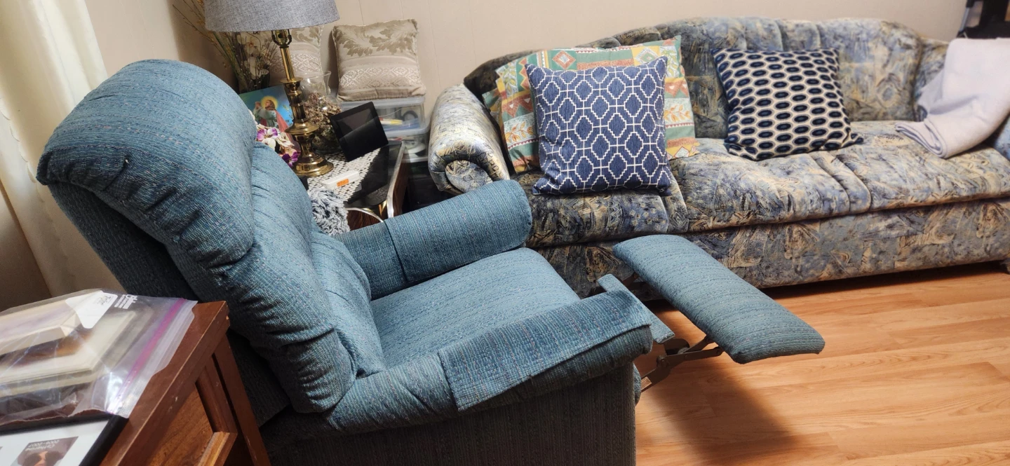Blue Recliner Chair - photo 3