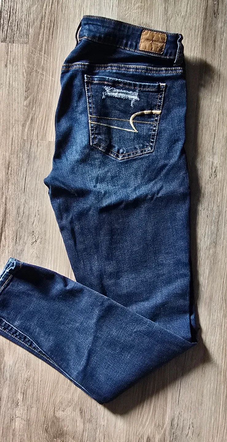 American Eagle Super Stretch Distressed Skinny Jeans Size 10