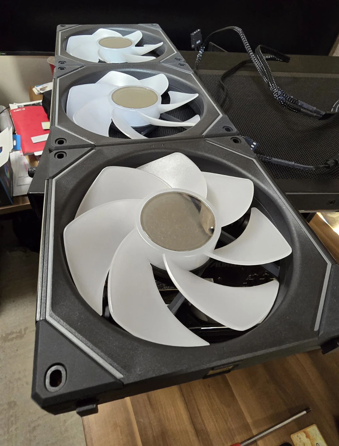 I got 3 Lian Li UNI FAN SL-INF 140 RGB Reverse Blade Black - photo 2