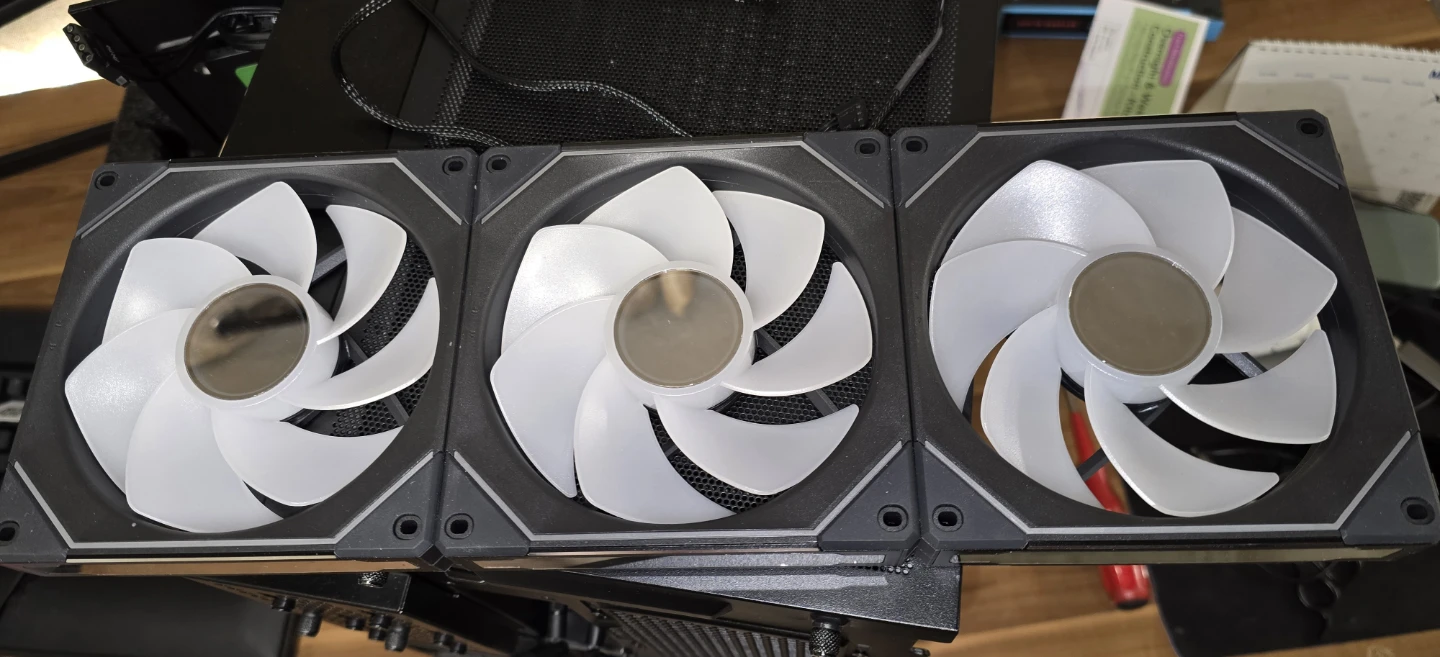 I got 3 Lian Li UNI FAN SL-INF 140 RGB Reverse Blade Black - photo 3