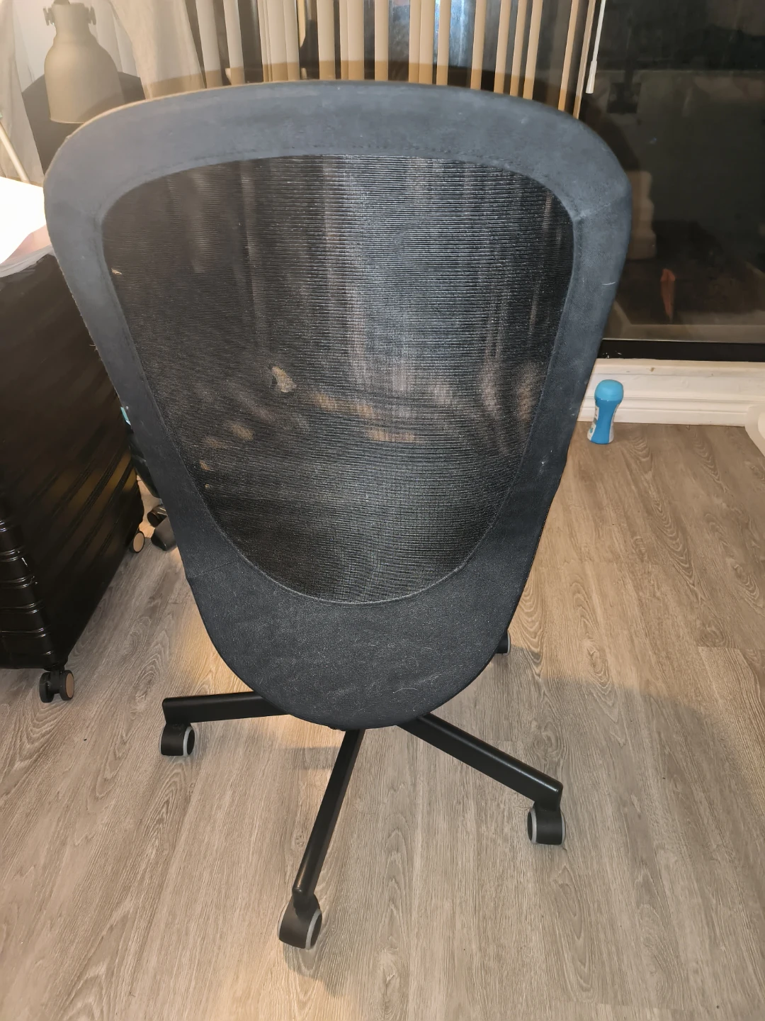 Black Mesh Office Chair - photo 2