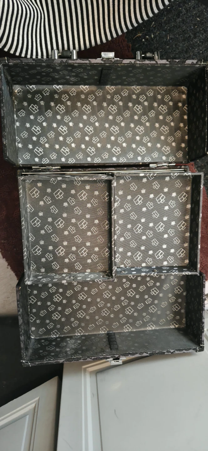 Caboodles Black Lace Makeup Case. - photo 3