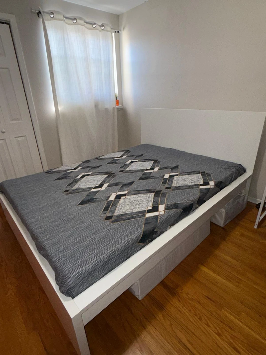 IKEA MALM Queen Bed Frame - White - photo 5