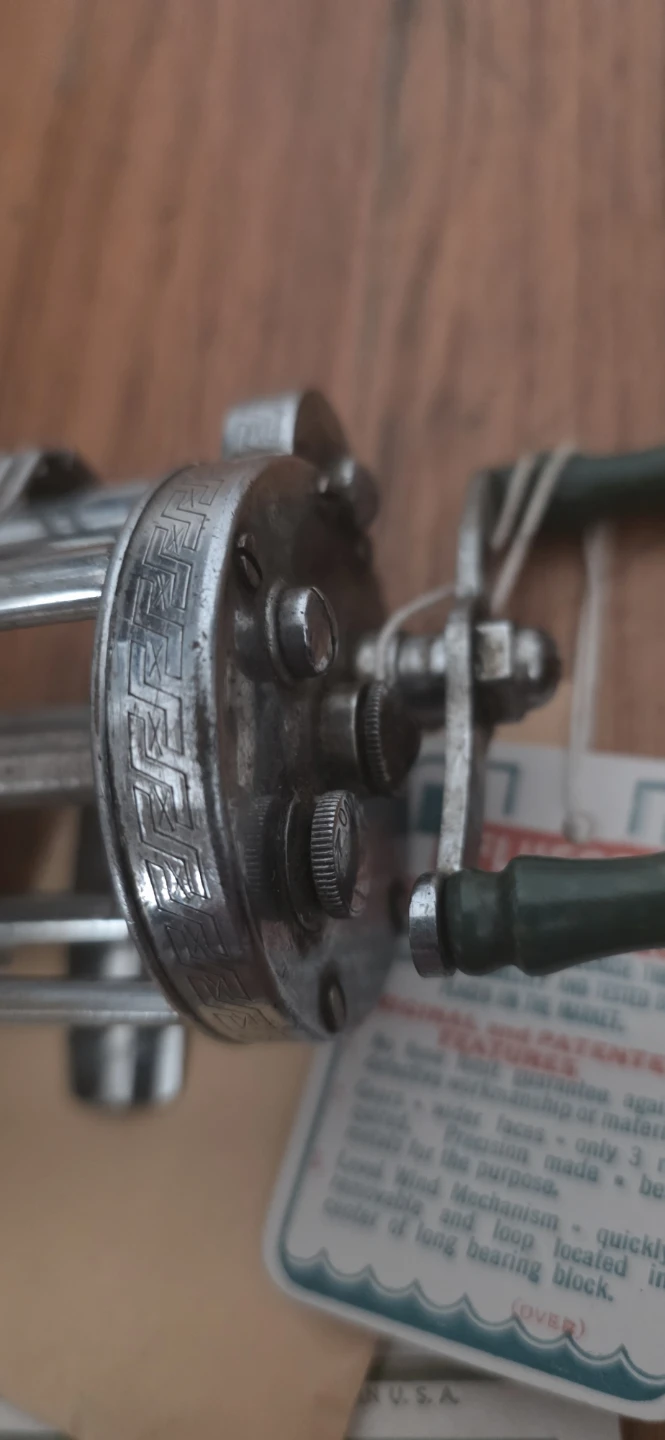 Pflueger Level Wind Fishing Reel - photo 5