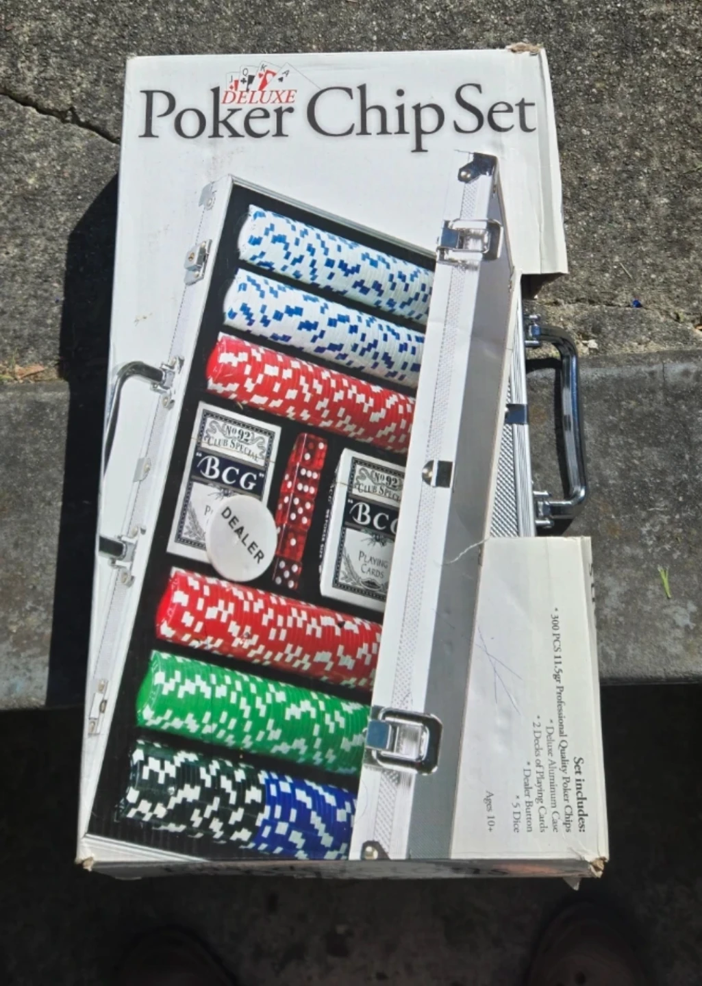 New and Unused Deluxe Poker Chip Set