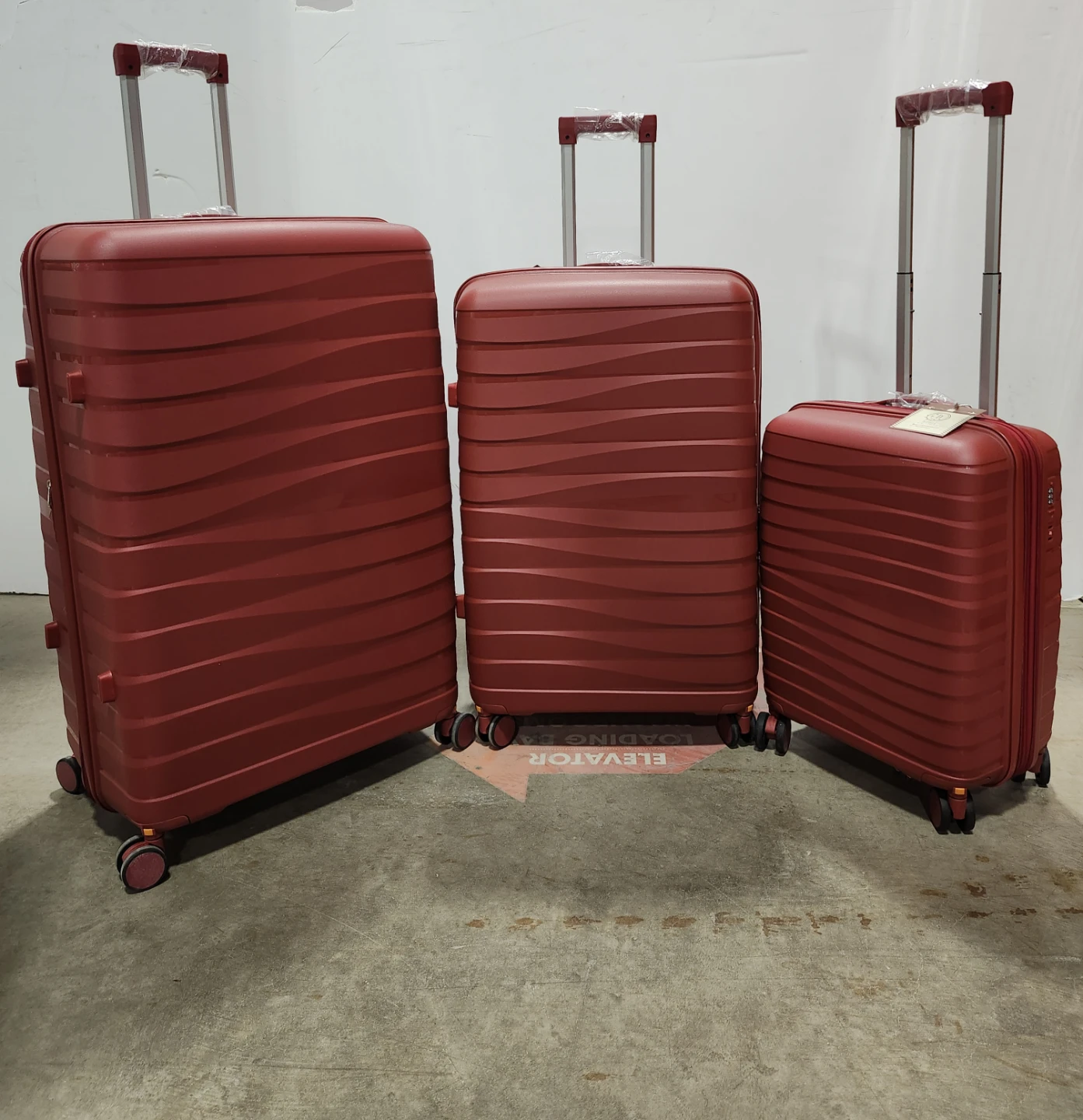 Hardside Luggage Large Medium Carry On Lock Expandable Baggage - photo 3