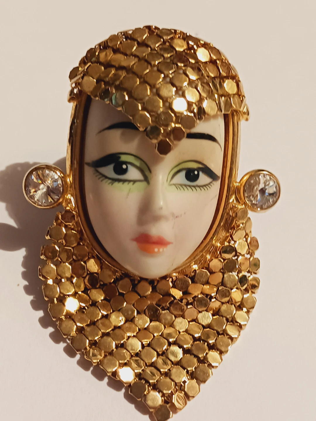 Beautiful Vintage Gold Tone with  Rhinestones Brooch - photo 2