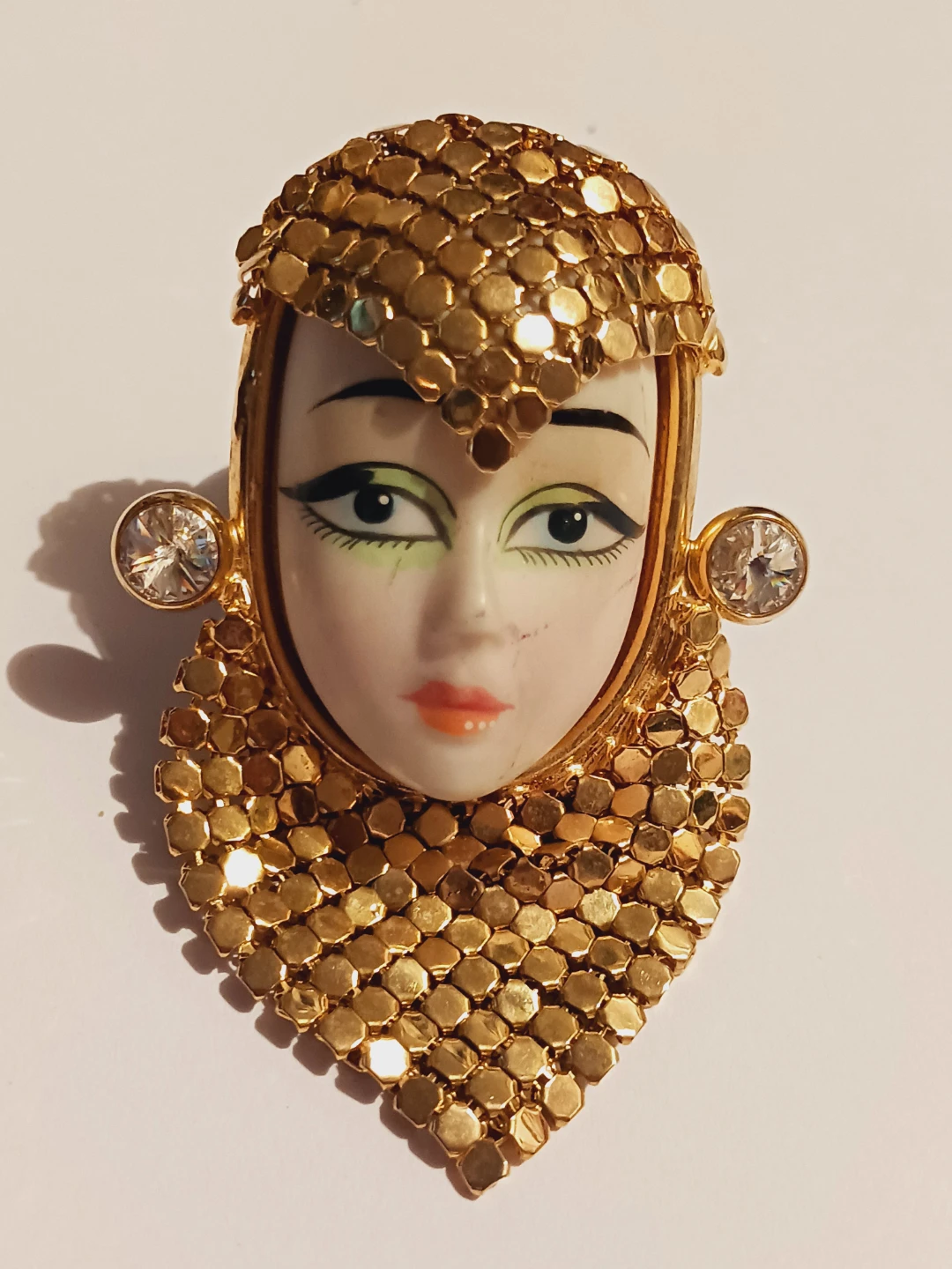 Beautiful Vintage Gold Tone with  Rhinestones Brooch - photo 3