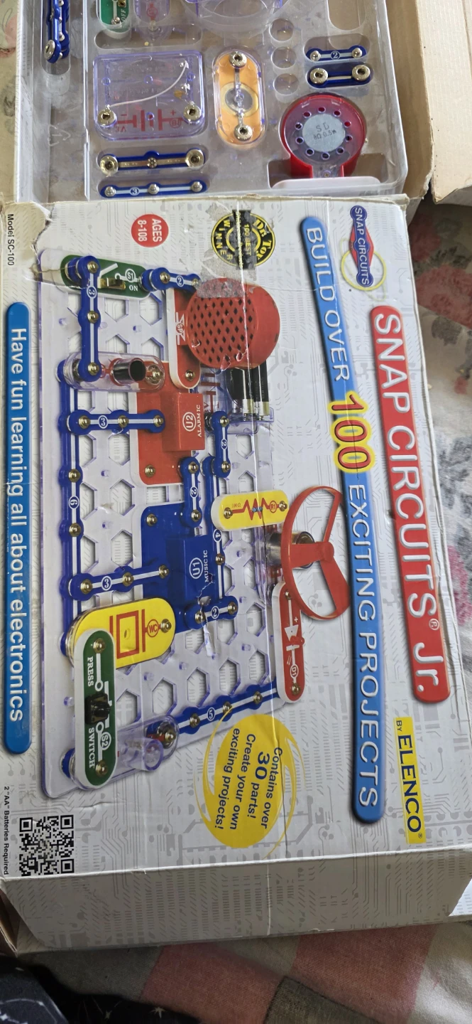 Elenco Snap Circuits Jr. SC-100 Electronics Learning Kit