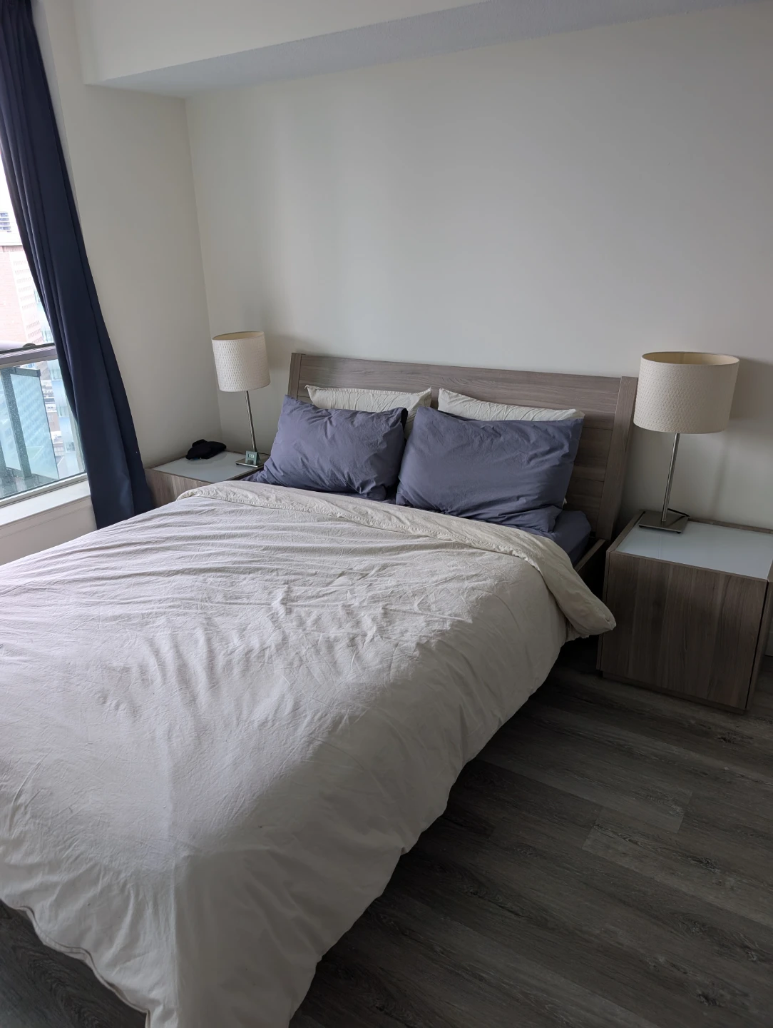 Bedframe, 2 dressers & 2 lamps - Moving Sale