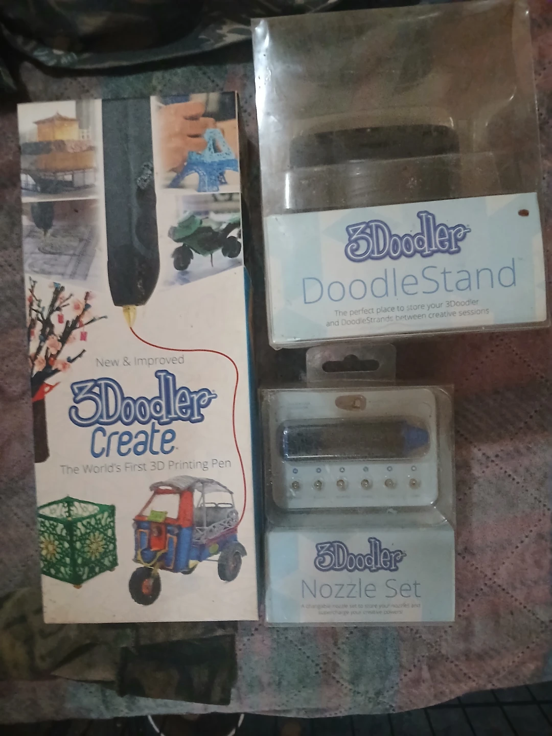 3Doodler Create 3D Printing Pen with DoodleStand and Nozzle Set