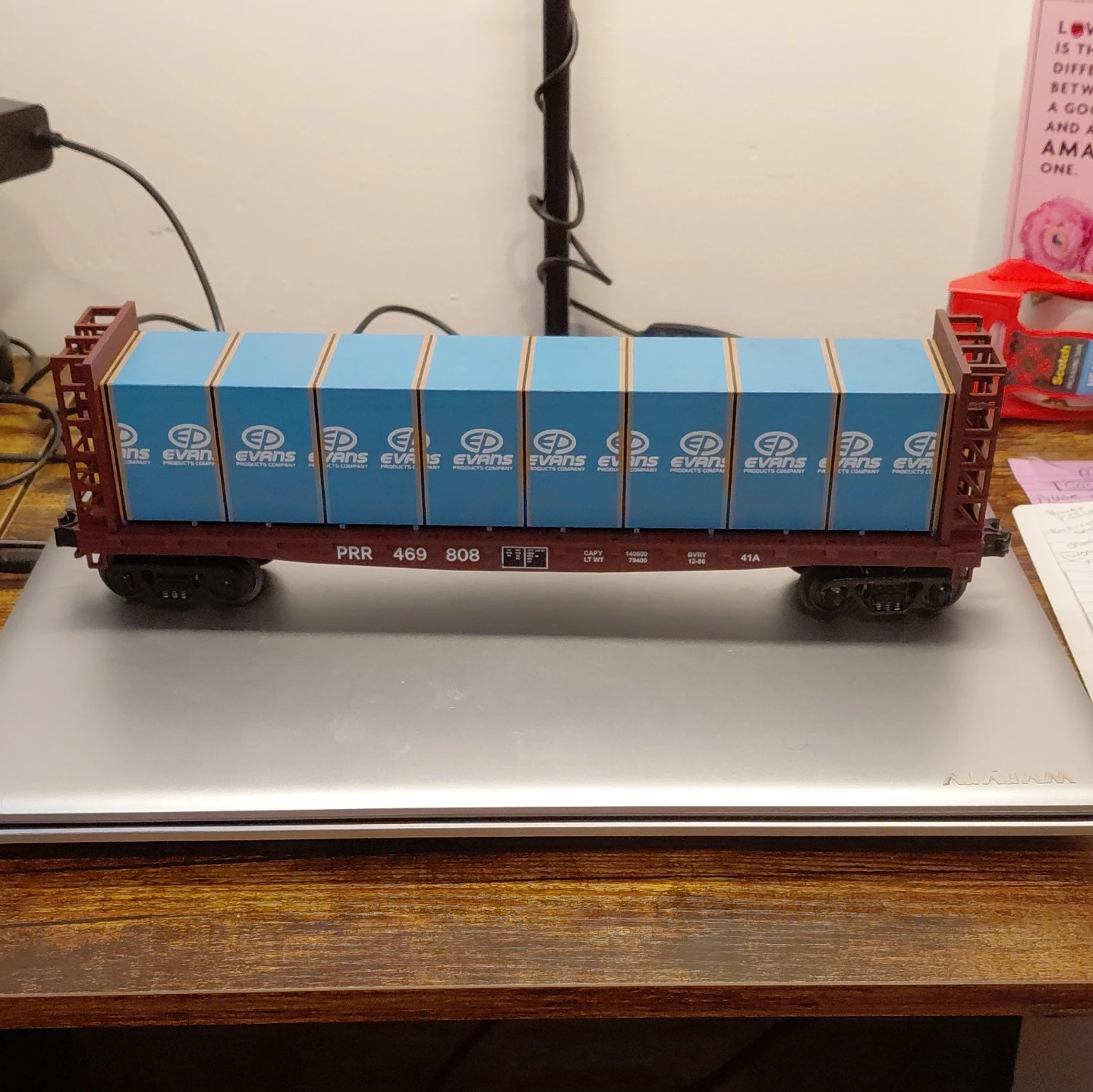 Model Train Flat Car with Blue Containers - PRR 469 808 - photo 5
