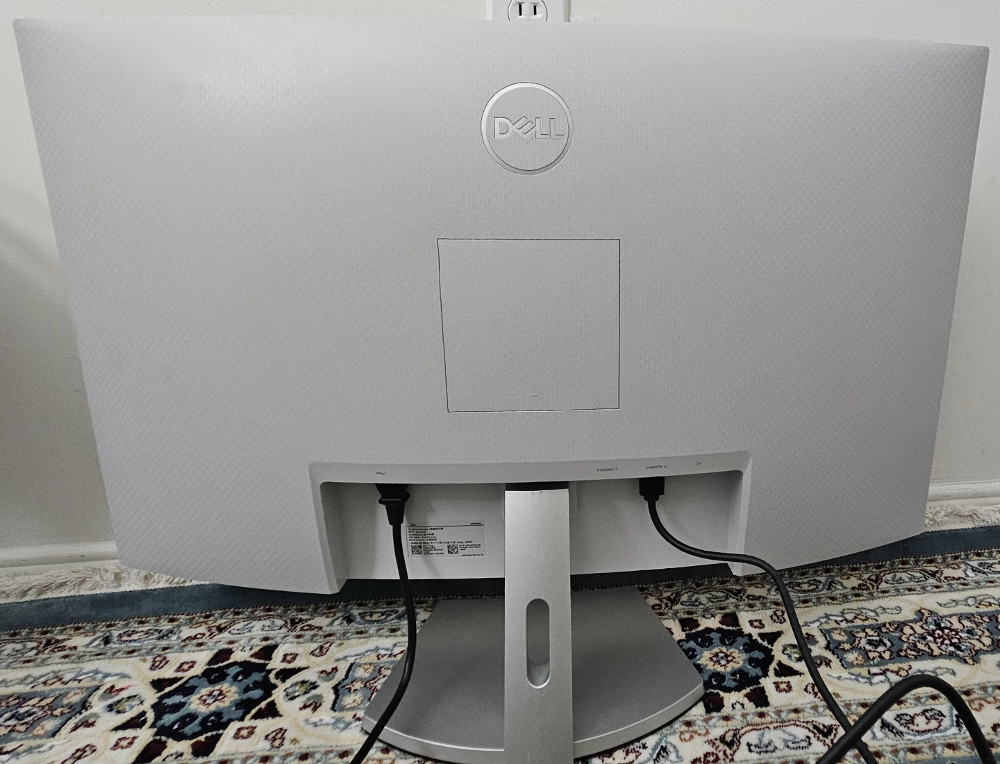 Dell 32” Curved Monitor S3222HN – Broken Screen – For Parts Only - photo 3