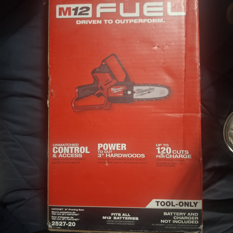 Milwaukee M12 FUEL Cordless Hatchet 6" Pruning Saw (Tool Only)