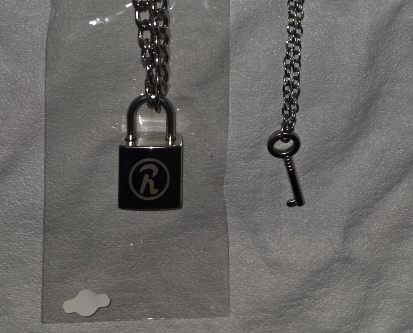NANA Anime Lock and Key Pendant Necklace Set - photo 2