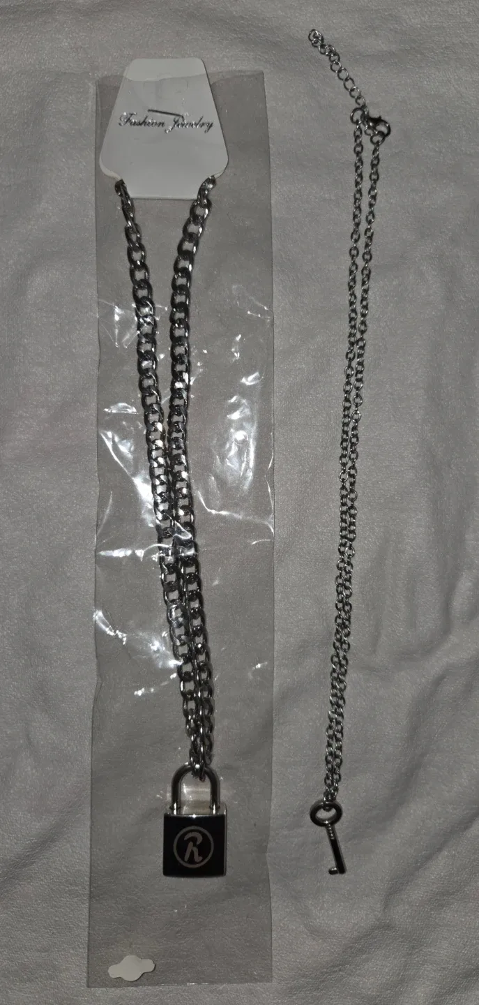 NANA Anime Lock and Key Pendant Necklace Set - photo 3