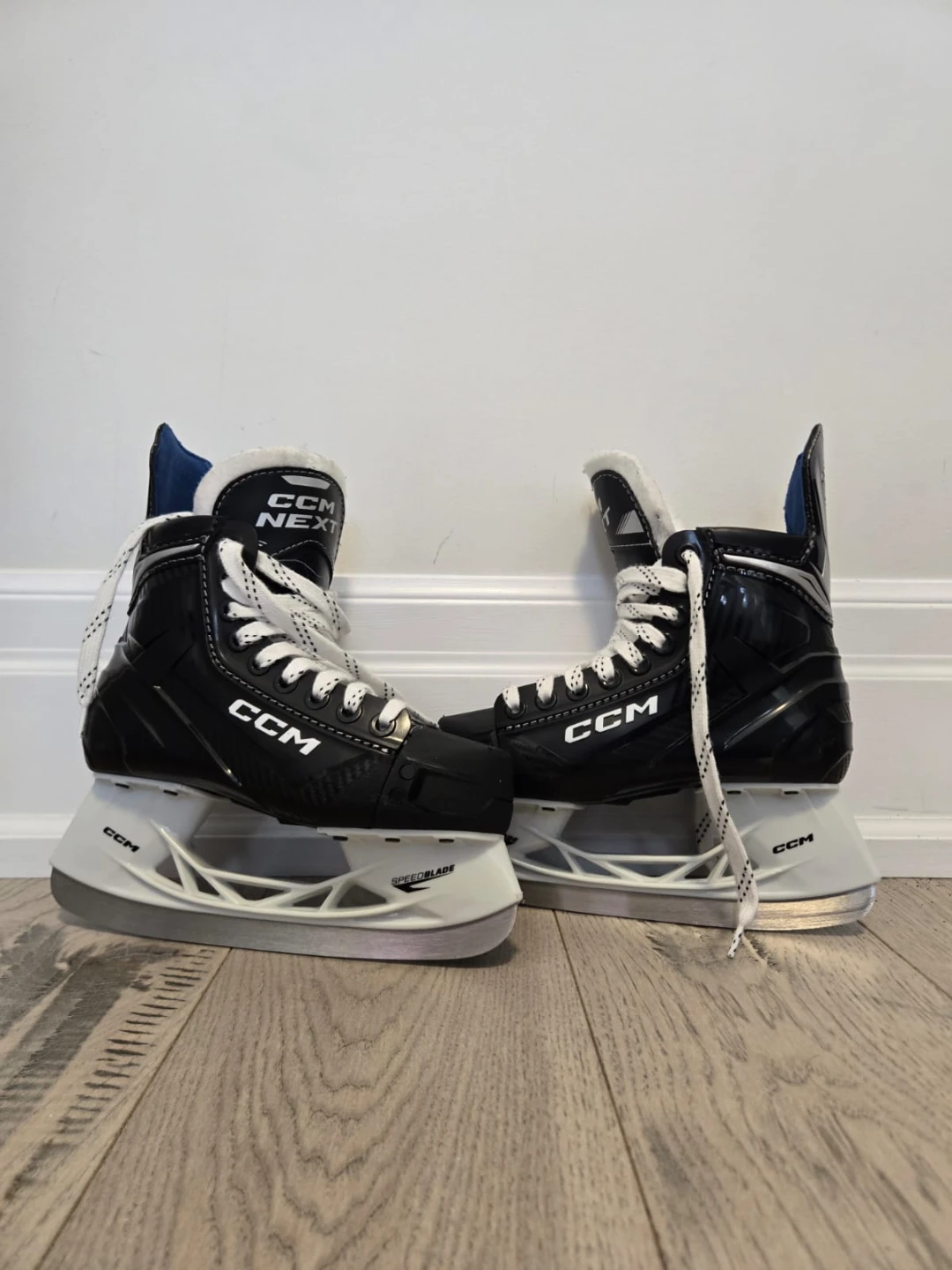 CCM Hockey Skates - photo 2