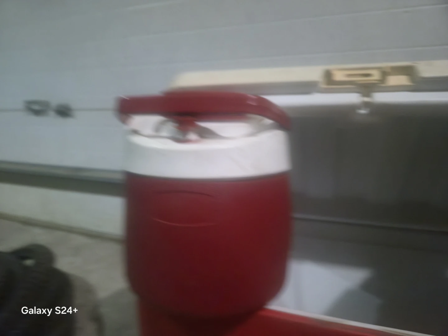 Coleman Poly-Lite Cooler with Jugs - photo 5
