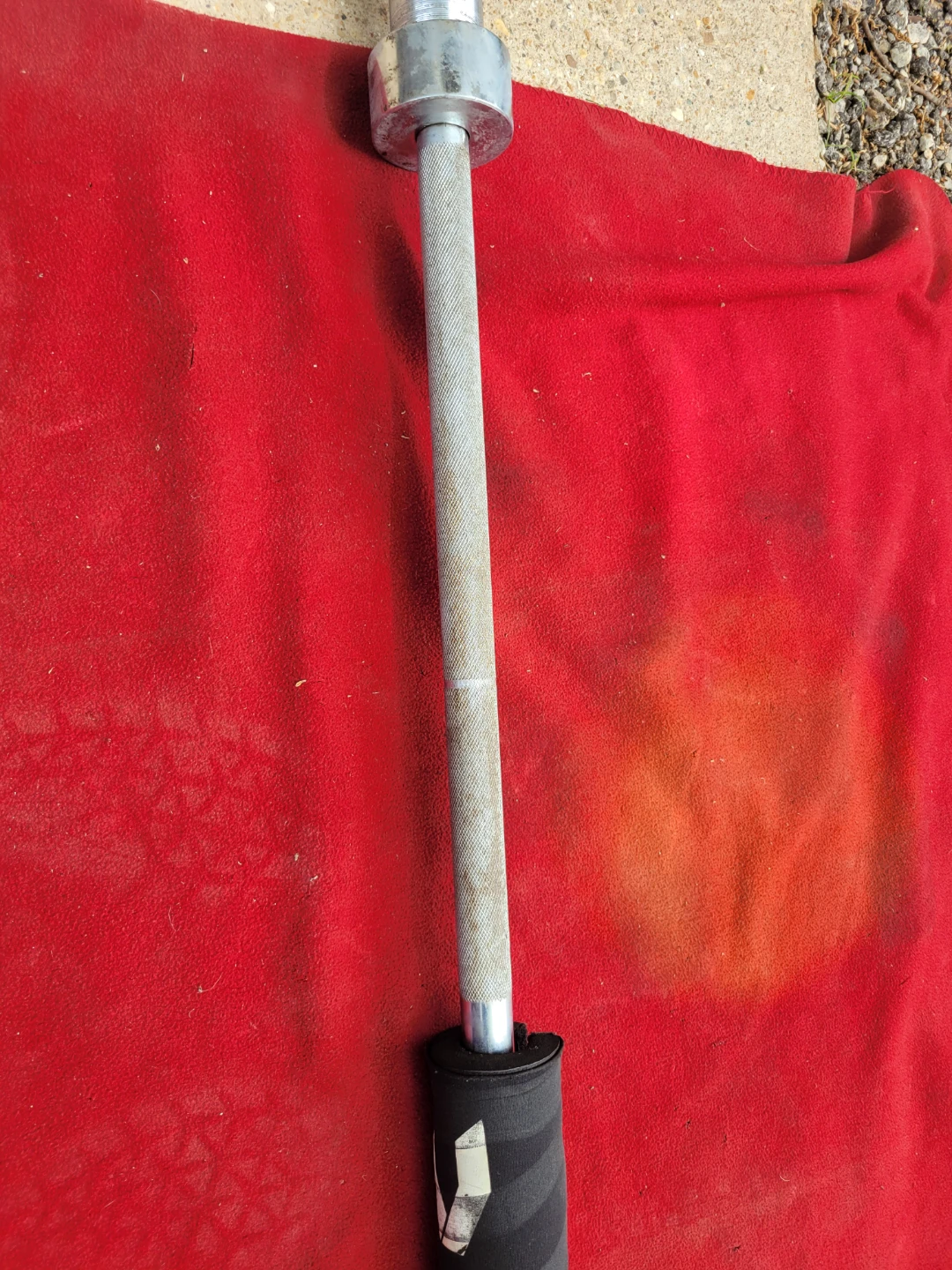 OLYMPIC 7' BAR.  45LBs  BAR PAD FOR SQUATS NO LABELS. - photo 4