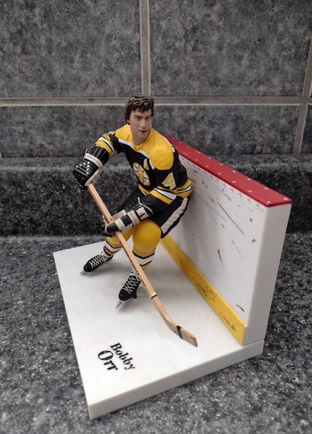 Bobby Orr Hockey Figure with Boston Bruins Jersey - photo 2