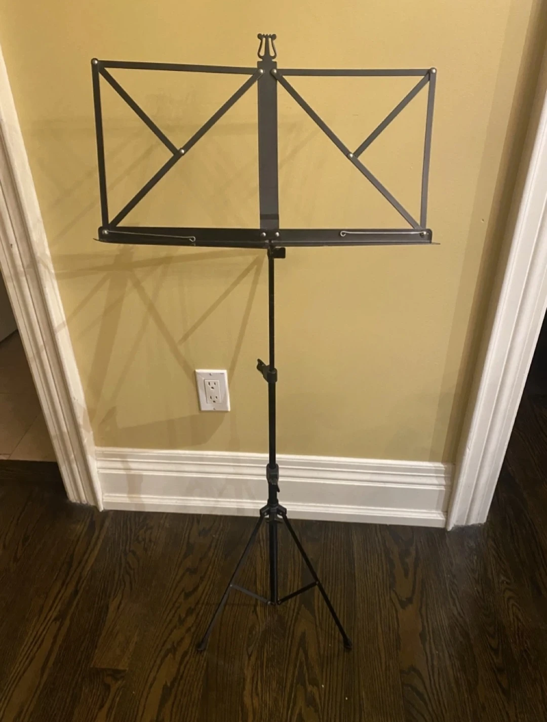 Black Metal Music Stand