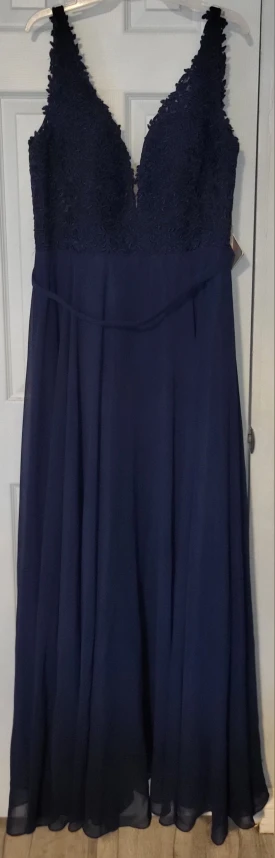 Navy Lace V-Neck Gown Size 14 - photo 4