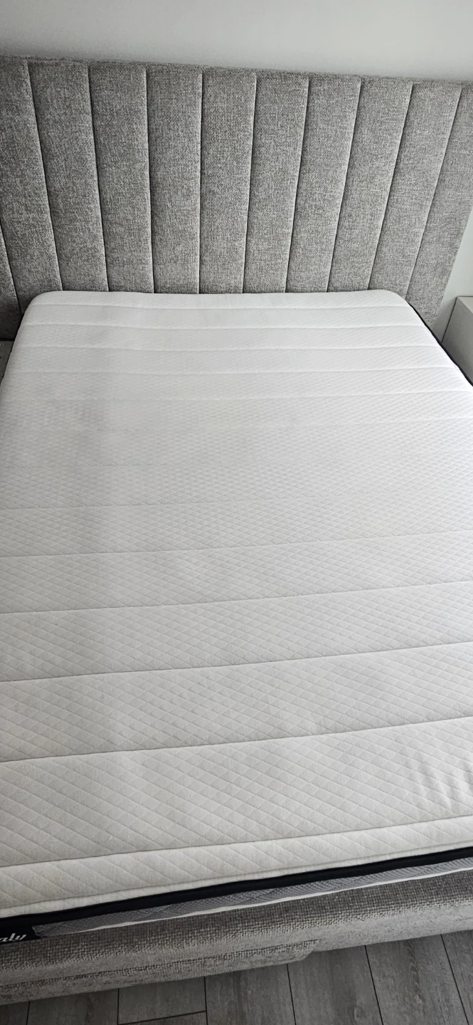 Sealy Queen size mattress - photo 2
