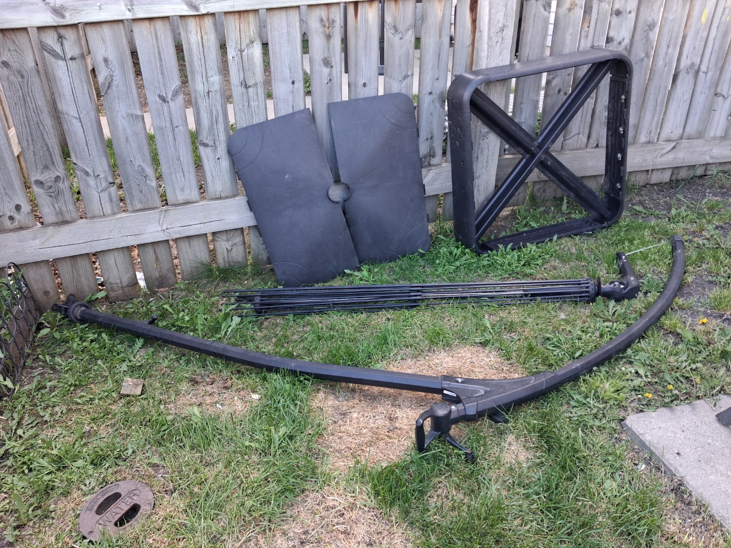 Black Cantilever Umbrella Base with Poles.
