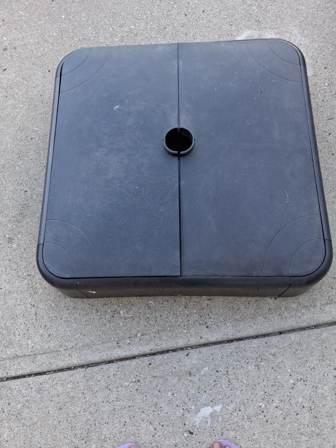 Black Cantilever Umbrella Base with Poles. - photo 3