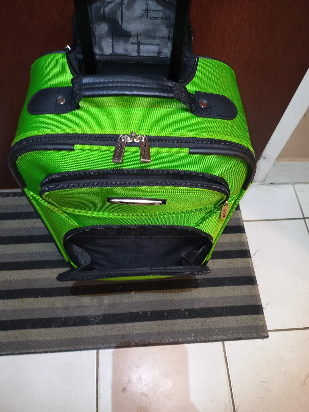 Small Luggage - photo 4
