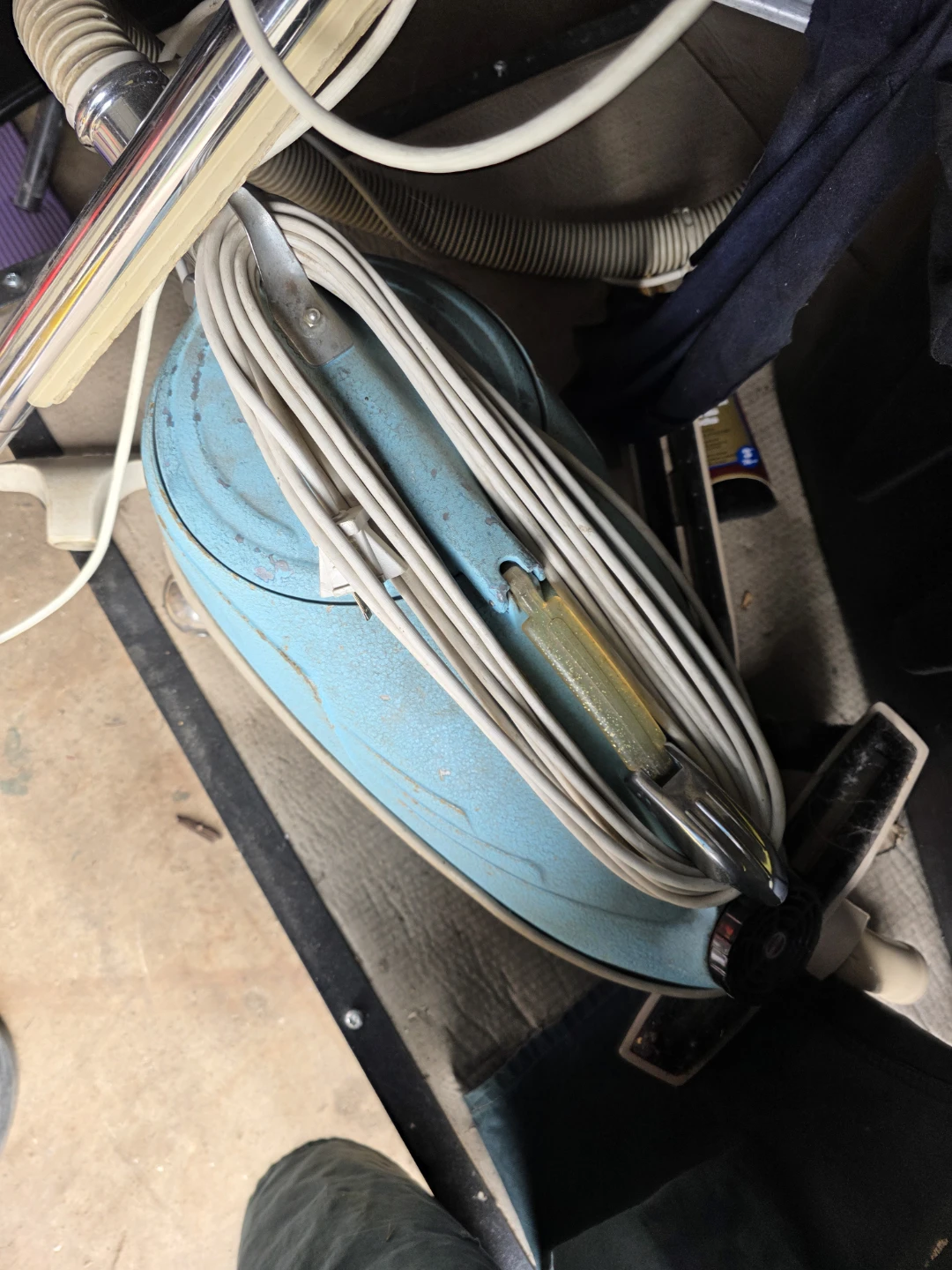 Old vacuum. Works like new - photo 2