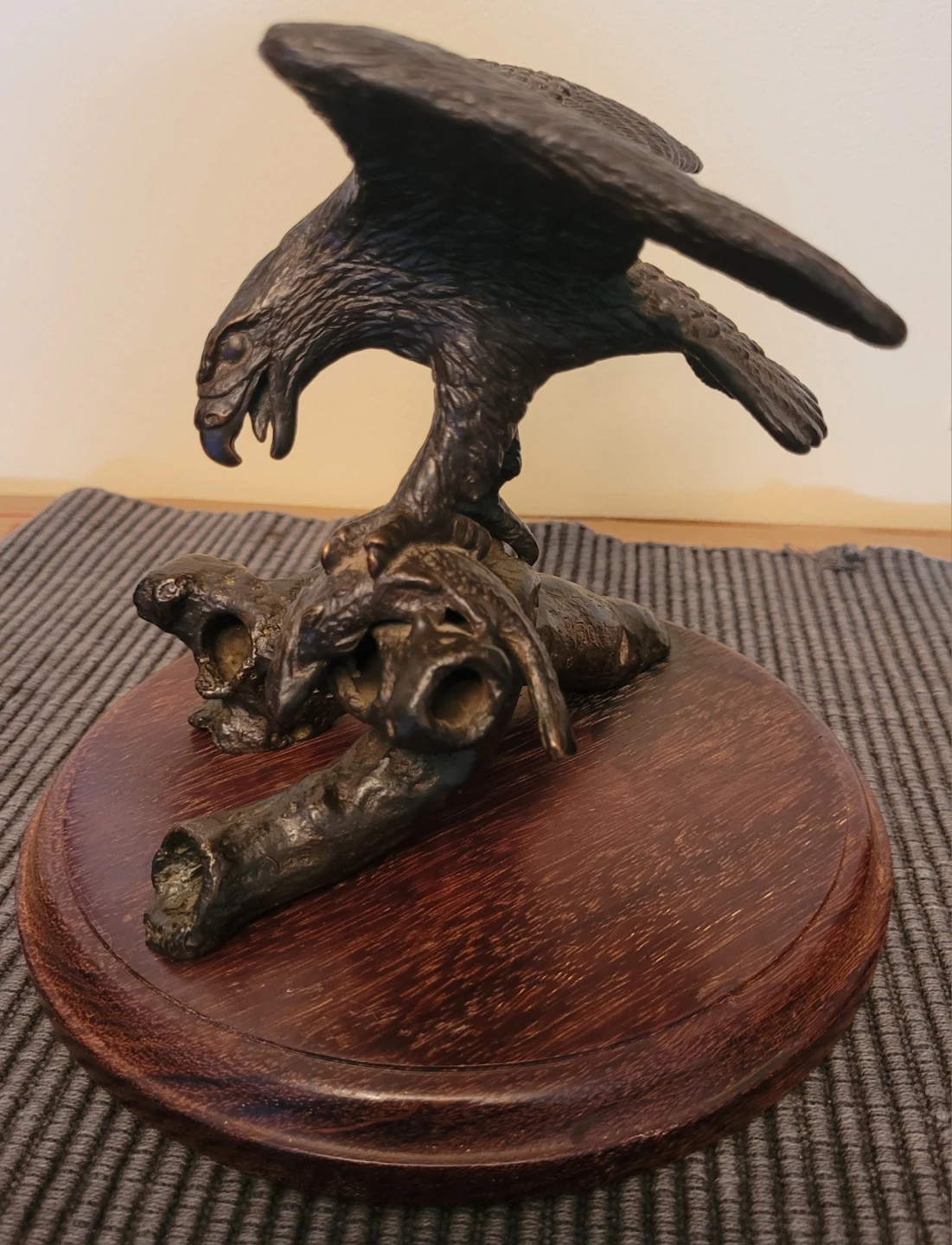 Bronze Eagle Sculpture on Wood Base by David Glazier. - photo 2