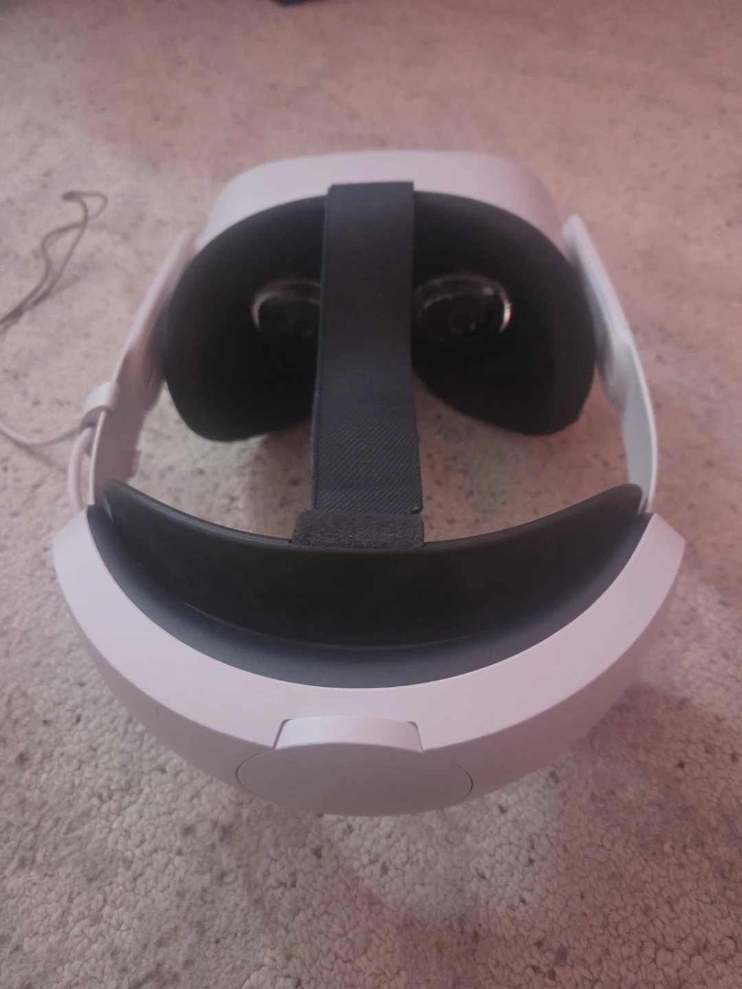 Oculus Quest 2 VR Headset with Controllers - photo 2