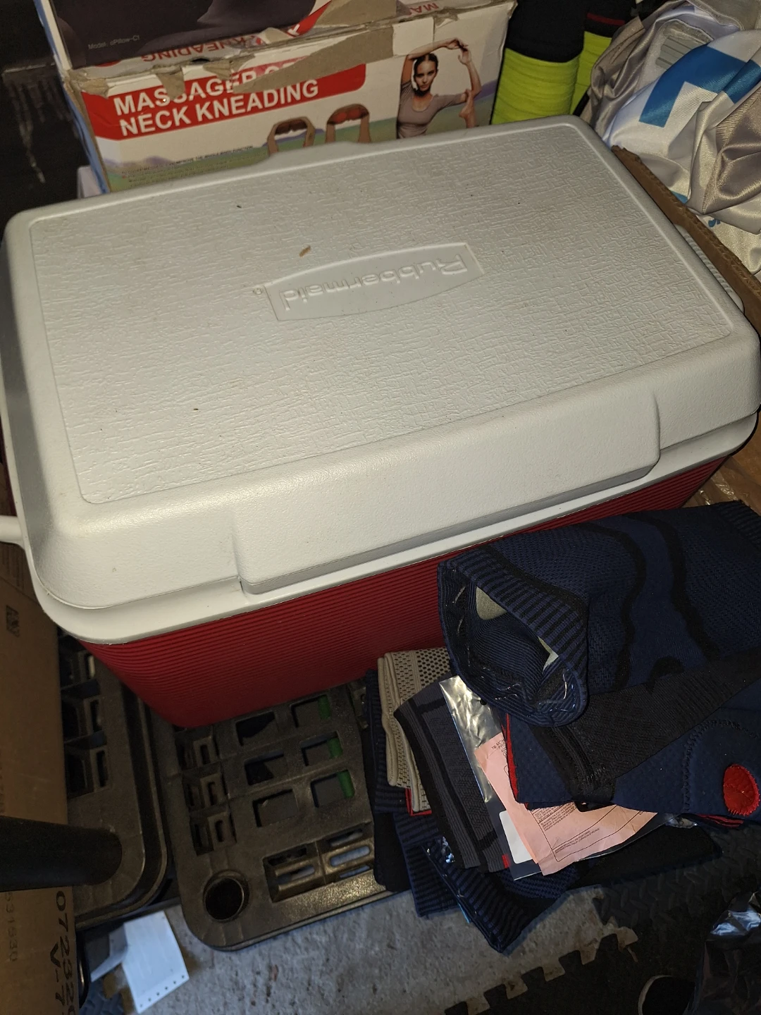 Rubbermaid Cooler