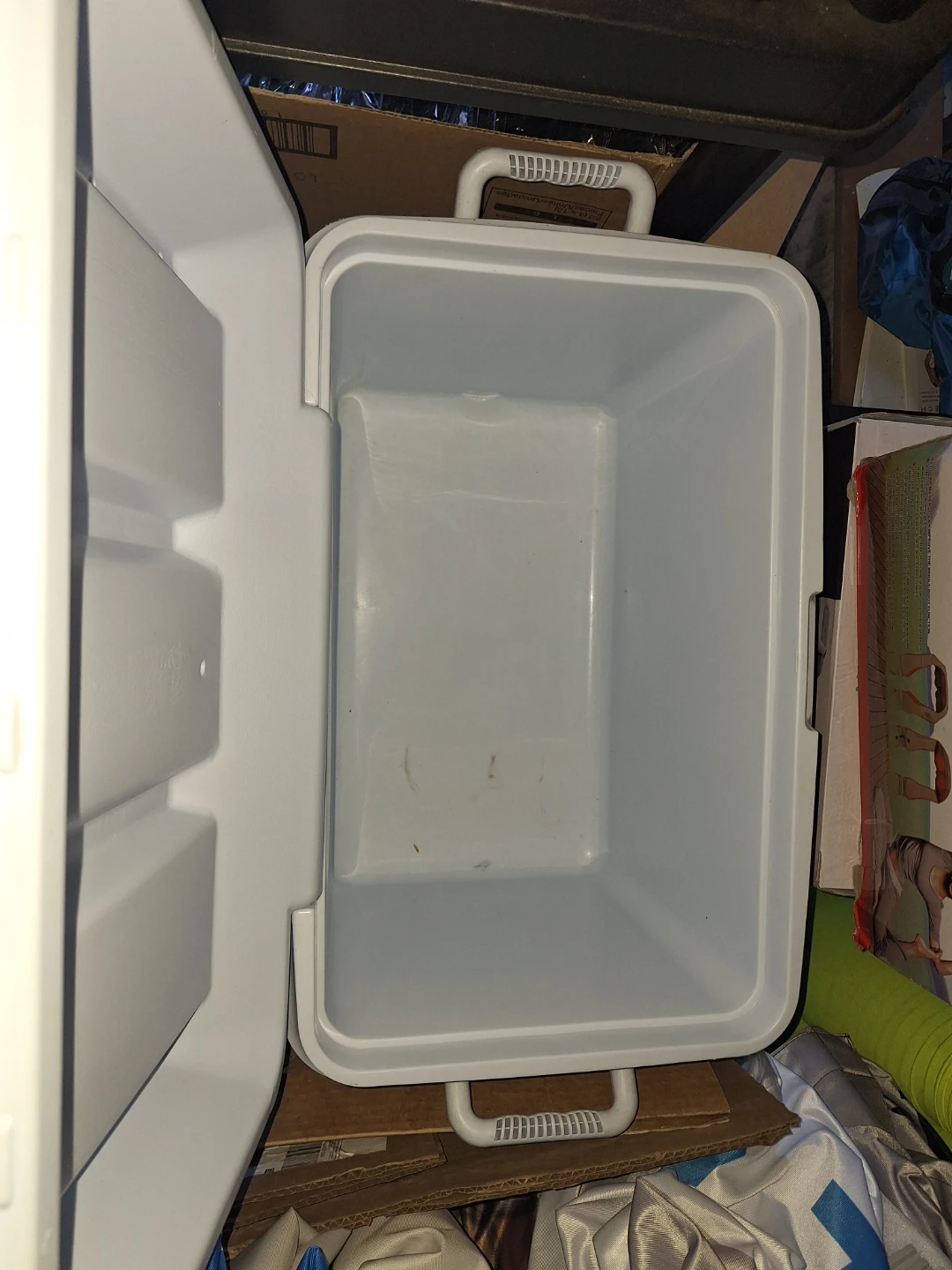 Rubbermaid Cooler - photo 2