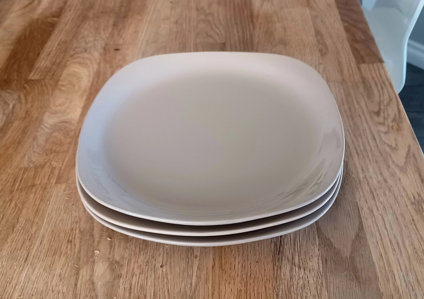 New Set of 3 square-ish ceramic dinner plates - photo 3
