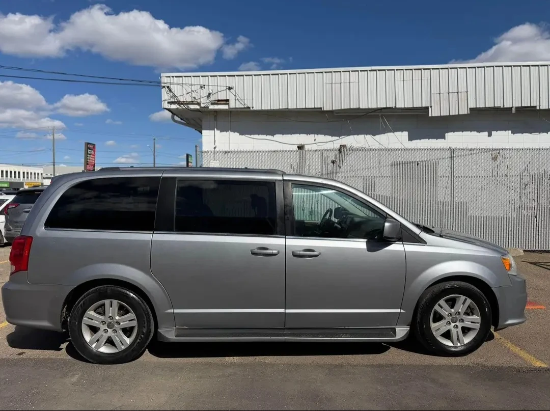 🔥 2015 Dodge Grand Caravan 🔥 - photo 2