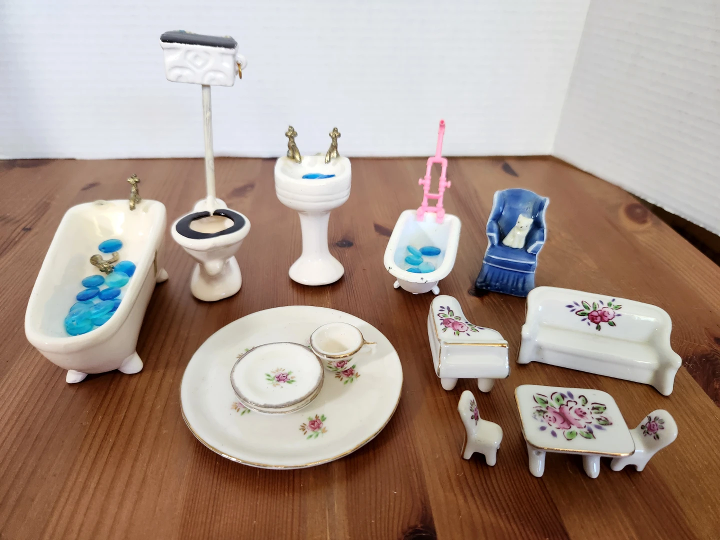 VINTAGE ~ 1980s Dollhouse Furniture - photo 2