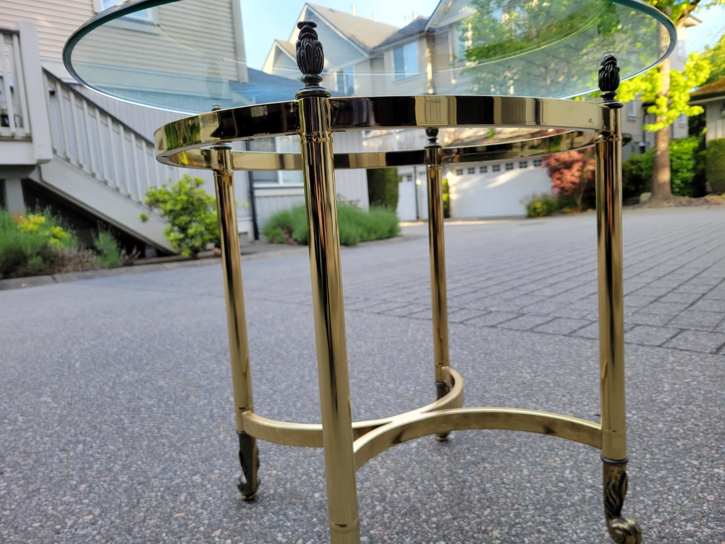 Beautiful Vintage Brass and Glass Round Side Table. - photo 4