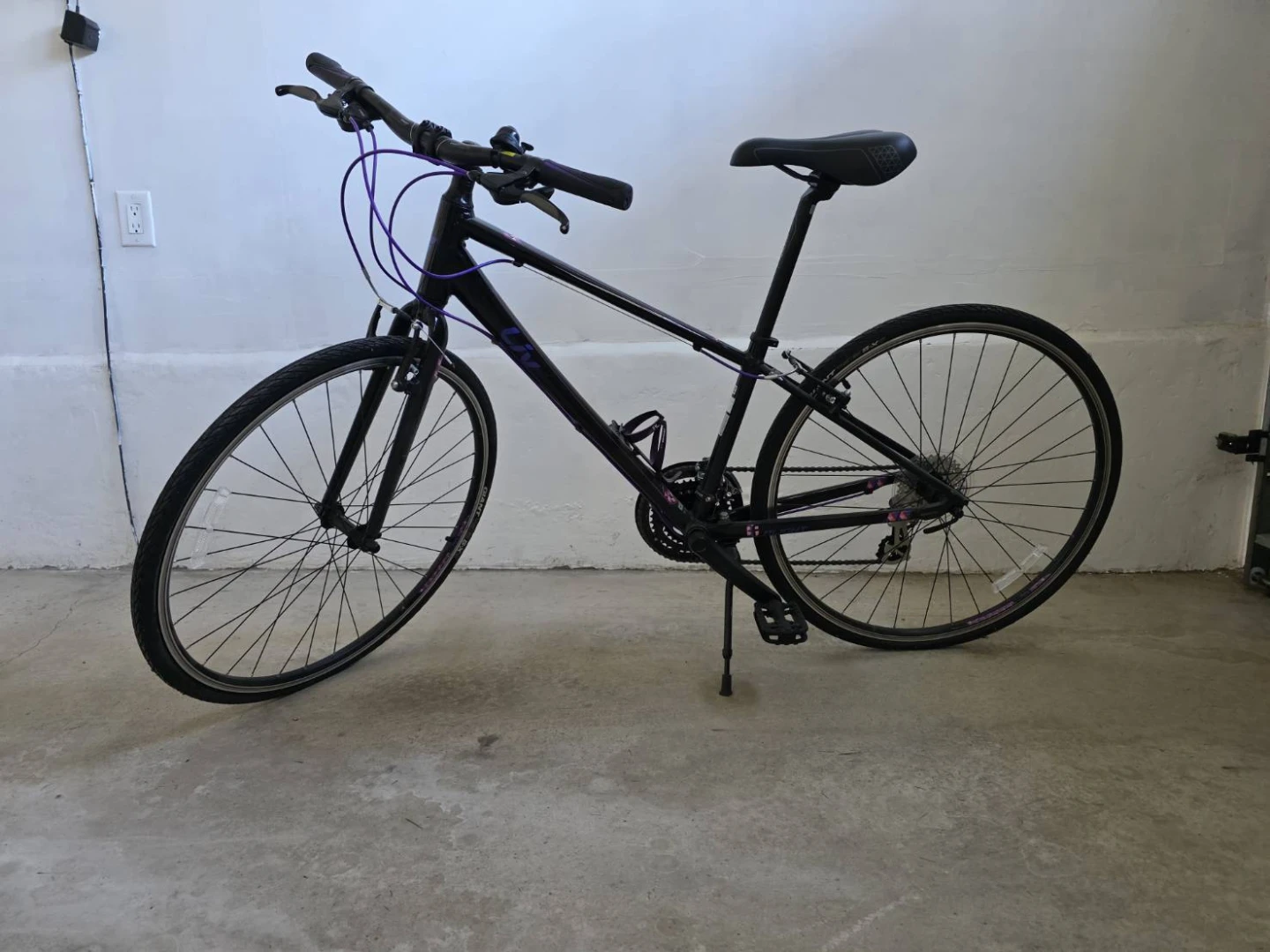 Liv Alight 2 Hybrid Bike - Black/Purple