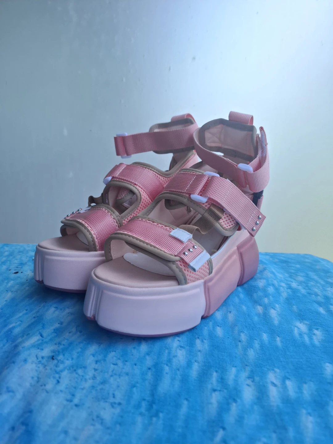 Sandales roses à plateforme pour femmes