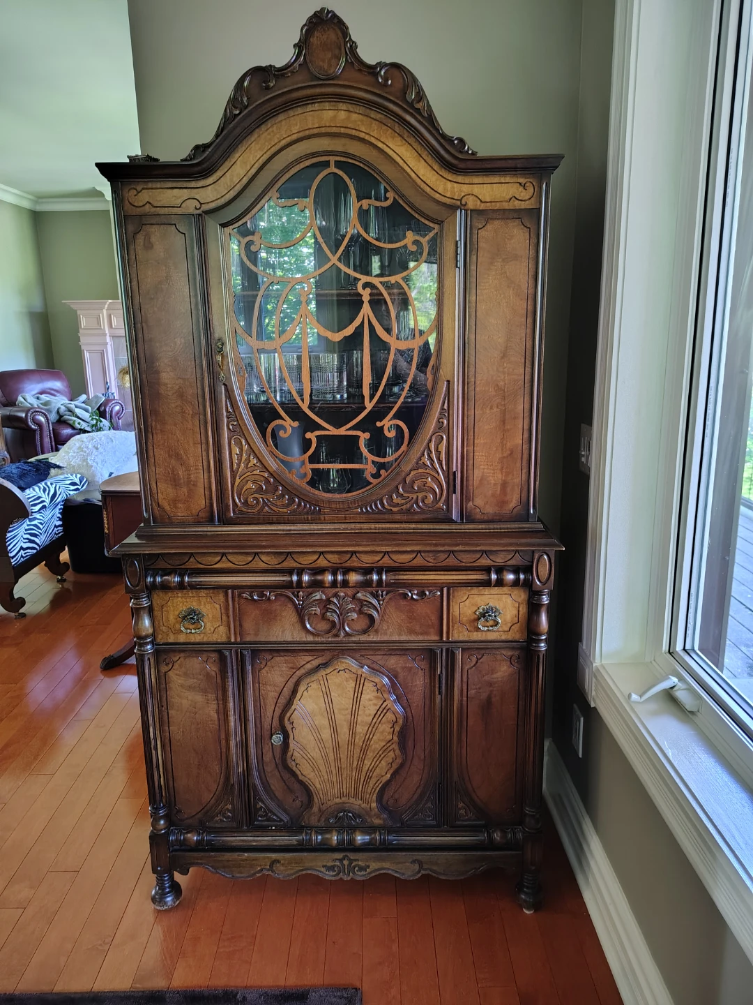 Antique Wood table / chairs, Sideboard Buffet and hunch - photo 2