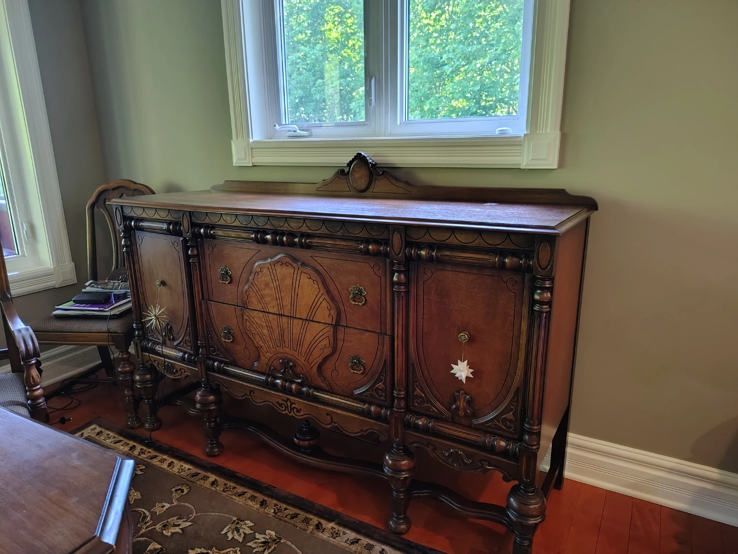 Antique Wood table / chairs, Sideboard Buffet and hunch - photo 3